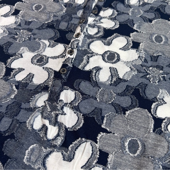 Anthropologie Pilcro XS Blue Floral Henley Shirt Textured Short Sleeve NWT - Picture 3 of 8